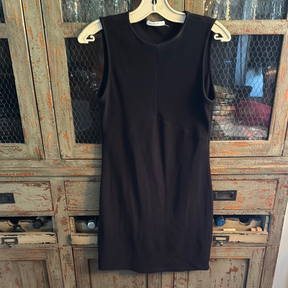 Elegant Black Sheath Mini Dress with Cap Sleeves